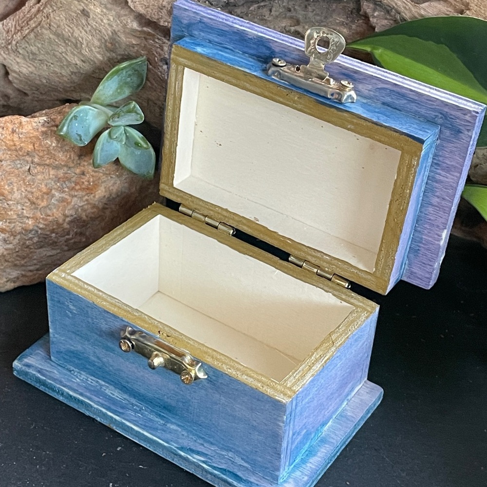 Real Sand Ocean Themed Resin Topped Jewelry Trinket Pine Box - Picture 10 of 17